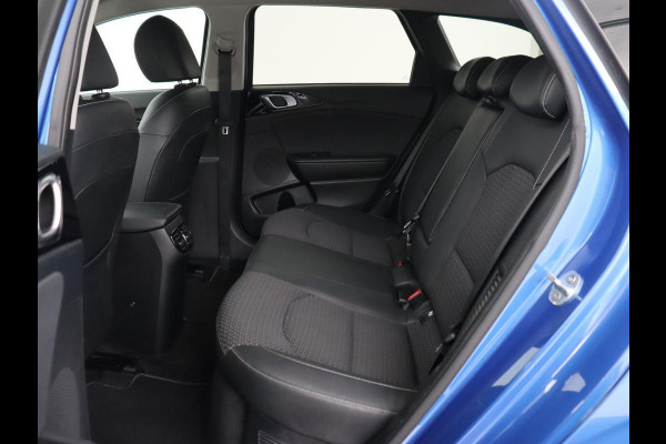Kia Ceed 1.6 GDI PHEV DynamicPlusLine | SOH 100% | Stoel & stuurverwarming | Trekhaak | Half leder | Carplay | Camera | Keyless | Full LED | Navigatie | Adaptive cruise | Climate control | Bluetooth | Plug In