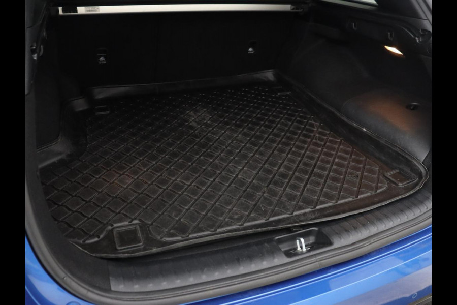 Kia Ceed 1.6 GDI PHEV DynamicPlusLine | SOH 100% | Stoel & stuurverwarming | Trekhaak | Half leder | Carplay | Camera | Keyless | Full LED | Navigatie | Adaptive cruise | Climate control | Bluetooth | Plug In