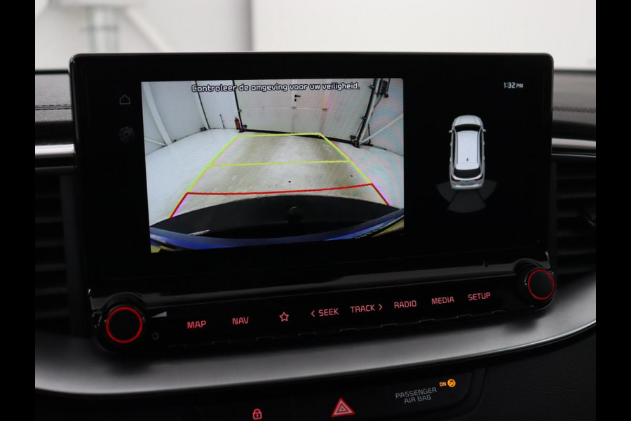 Kia Ceed 1.6 GDI PHEV DynamicPlusLine | SOH 100% | Stoel & stuurverwarming | Trekhaak | Half leder | Carplay | Camera | Keyless | Full LED | Navigatie | Adaptive cruise | Climate control | Bluetooth | Plug In