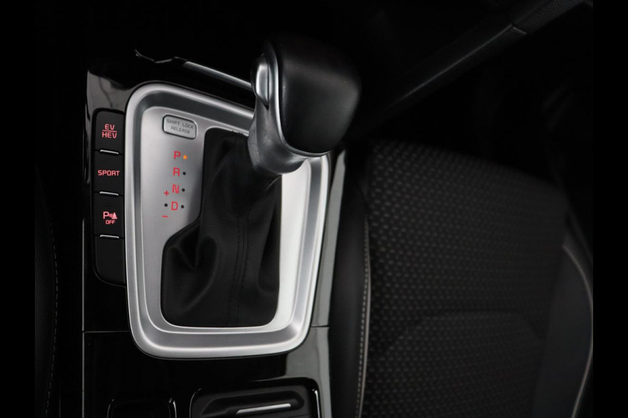 Kia Ceed 1.6 GDI PHEV DynamicPlusLine | SOH 100% | Stoel & stuurverwarming | Trekhaak | Half leder | Carplay | Camera | Keyless | Full LED | Navigatie | Adaptive cruise | Climate control | Bluetooth | Plug In