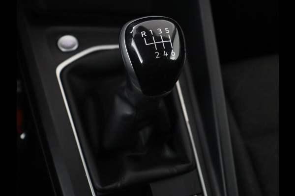 Volkswagen Golf 1.0 TSI Life | Adaptive cruise | Carplay | Navigatie | Parkeerhulp | Sfeerverlichting | Climate control | Digital Cockpit | Bluetooth