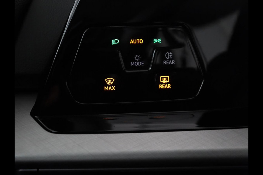 Volkswagen Golf 1.0 TSI Life | Adaptive cruise | Carplay | Navigatie | Parkeerhulp | Sfeerverlichting | Climate control | Digital Cockpit | Bluetooth