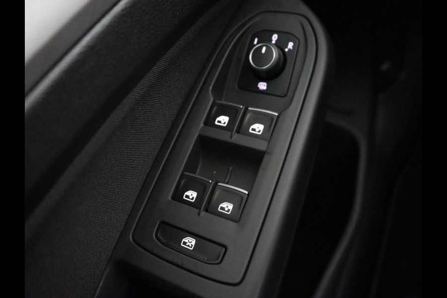 Volkswagen Golf 1.0 TSI Life | Adaptive cruise | Carplay | Navigatie | Parkeerhulp | Sfeerverlichting | Climate control | Digital Cockpit | Bluetooth