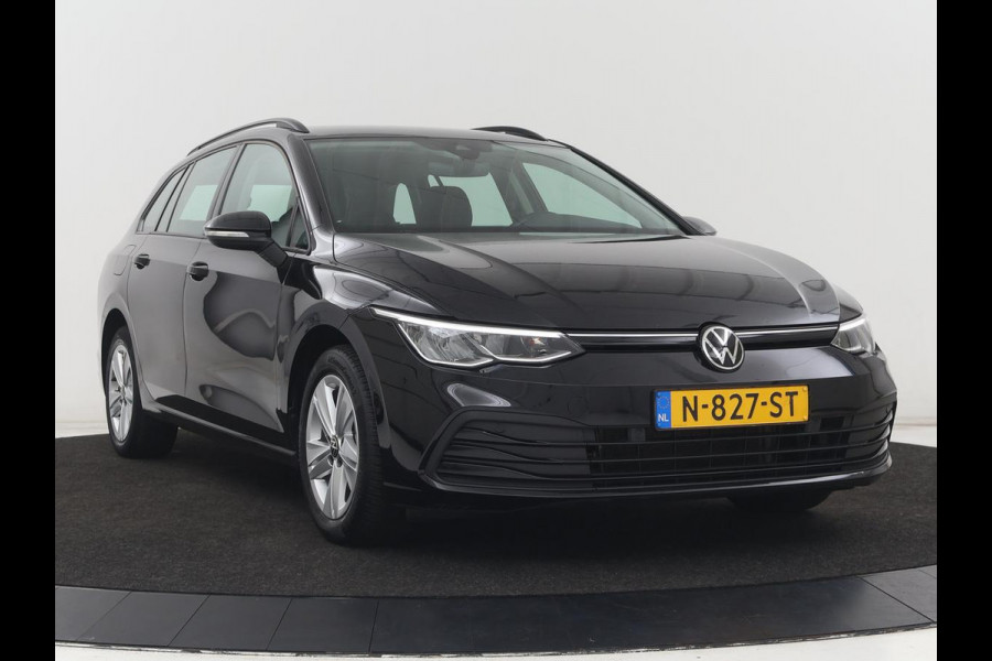 Volkswagen Golf 1.0 TSI Life | Adaptive cruise | Carplay | Navigatie | Parkeerhulp | Sfeerverlichting | Climate control | Digital Cockpit | Bluetooth