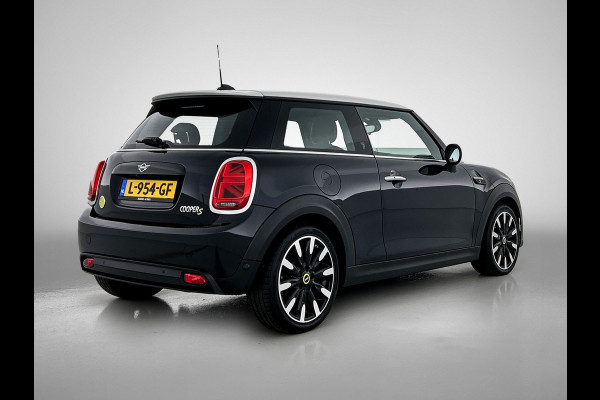 MINI Cooper Electric S MINI Yours 135KW / 33 kWh SOH 100% Comfort plus / Leder / Navigatie / Pdc+Camera / Harman Kardon / Apk 05-2027