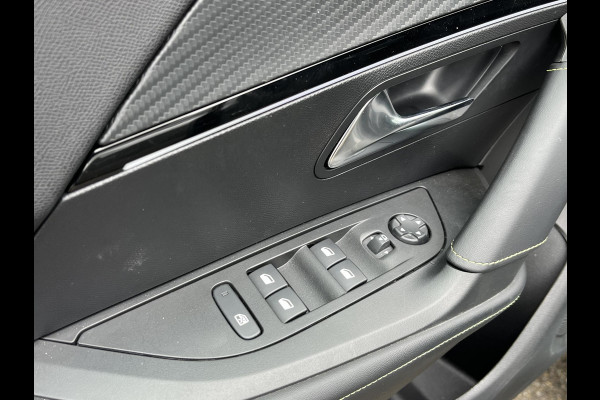 Peugeot e-2008 EV GT 54 kWh WARMTEPOMP| ACHTERUITRIJCAMERA| RIJSTROOK-ASSISTENT| APPLE CARPLAY/ ANDROID AUTO| FABRIEKSGARANTIE PEUGEOT TOT 02-2027| 17.000KM!|