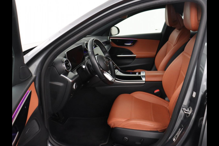 Mercedes-Benz C-Klasse 300e Luxury Line | SOH 92% | Leder | Trekhaak | Stoelverwarming | Sfeerverlichting | Carplay | Full LED | Navigatie | Camera | Park Assist | Dodehoek detectie | PHEV | Plug In
