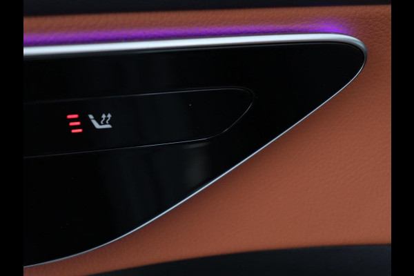 Mercedes-Benz C-Klasse 300e Luxury Line | SOH 92% | Leder | Trekhaak | Stoelverwarming | Sfeerverlichting | Carplay | Full LED | Navigatie | Camera | Park Assist | Dodehoek detectie | PHEV | Plug In