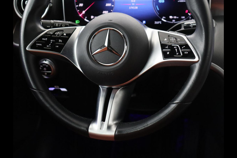 Mercedes-Benz C-Klasse 300e Luxury Line | SOH 92% | Leder | Trekhaak | Stoelverwarming | Sfeerverlichting | Carplay | Full LED | Navigatie | Camera | Park Assist | Dodehoek detectie | PHEV | Plug In