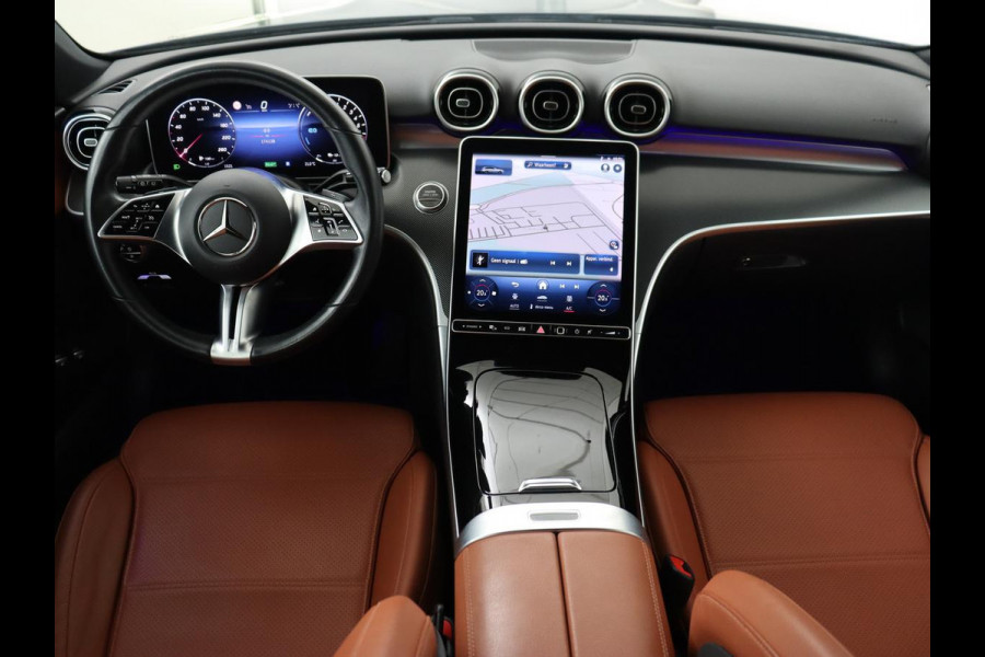 Mercedes-Benz C-Klasse 300e Luxury Line | SOH 92% | Leder | Trekhaak | Stoelverwarming | Sfeerverlichting | Carplay | Full LED | Navigatie | Camera | Park Assist | Dodehoek detectie | PHEV | Plug In