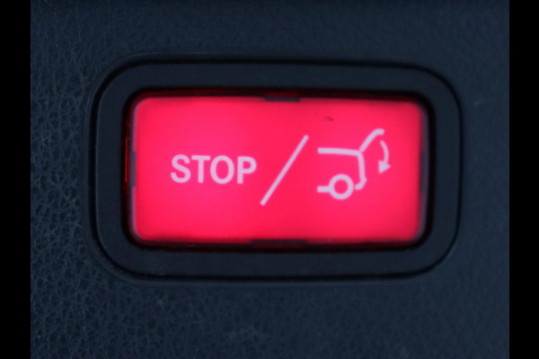 Mercedes-Benz C-Klasse 300e Luxury Line | SOH 92% | Leder | Trekhaak | Stoelverwarming | Sfeerverlichting | Carplay | Full LED | Navigatie | Camera | Park Assist | Dodehoek detectie | PHEV | Plug In