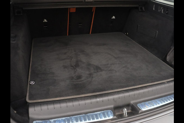 Mercedes-Benz C-Klasse 300e Luxury Line | SOH 92% | Leder | Trekhaak | Stoelverwarming | Sfeerverlichting | Carplay | Full LED | Navigatie | Camera | Park Assist | Dodehoek detectie | PHEV | Plug In