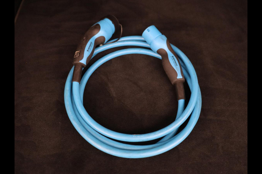 Mercedes-Benz C-Klasse 300e Luxury Line | SOH 92% | Leder | Trekhaak | Stoelverwarming | Sfeerverlichting | Carplay | Full LED | Navigatie | Camera | Park Assist | Dodehoek detectie | PHEV | Plug In