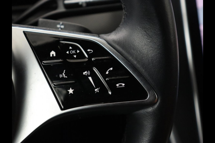 Mercedes-Benz C-Klasse 300e Luxury Line | SOH 92% | Leder | Trekhaak | Stoelverwarming | Sfeerverlichting | Carplay | Full LED | Navigatie | Camera | Park Assist | Dodehoek detectie | PHEV | Plug In