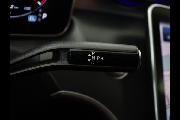 Mercedes-Benz C-Klasse 300e Luxury Line | SOH 92% | Leder | Trekhaak | Stoelverwarming | Sfeerverlichting | Carplay | Full LED | Navigatie | Camera | Park Assist | Dodehoek detectie | PHEV | Plug In