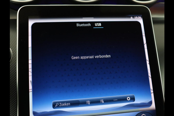 Mercedes-Benz C-Klasse 300e Luxury Line | SOH 92% | Leder | Trekhaak | Stoelverwarming | Sfeerverlichting | Carplay | Full LED | Navigatie | Camera | Park Assist | Dodehoek detectie | PHEV | Plug In