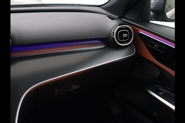 Mercedes-Benz C-Klasse 300e Luxury Line | SOH 92% | Leder | Trekhaak | Stoelverwarming | Sfeerverlichting | Carplay | Full LED | Navigatie | Camera | Park Assist | Dodehoek detectie | PHEV | Plug In