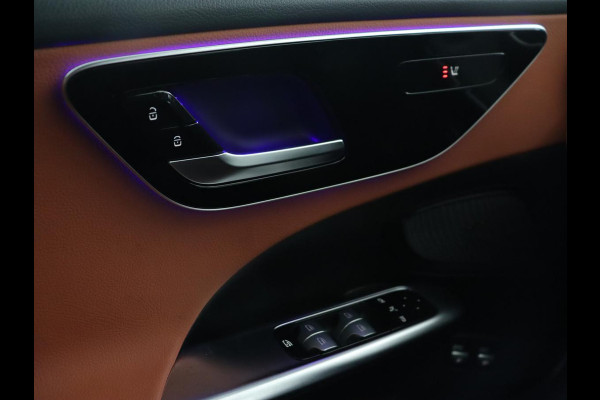 Mercedes-Benz C-Klasse 300e Luxury Line | SOH 92% | Leder | Trekhaak | Stoelverwarming | Sfeerverlichting | Carplay | Full LED | Navigatie | Camera | Park Assist | Dodehoek detectie | PHEV | Plug In