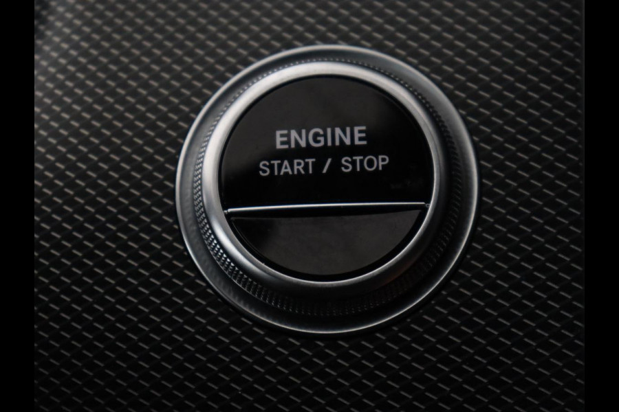 Mercedes-Benz C-Klasse 300e Luxury Line | SOH 92% | Leder | Trekhaak | Stoelverwarming | Sfeerverlichting | Carplay | Full LED | Navigatie | Camera | Park Assist | Dodehoek detectie | PHEV | Plug In