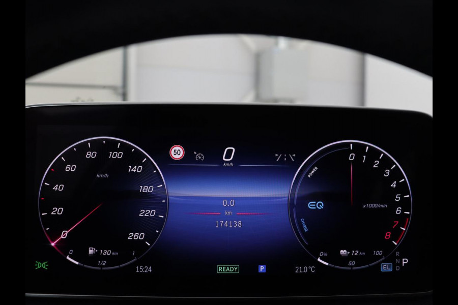 Mercedes-Benz C-Klasse 300e Luxury Line | SOH 92% | Leder | Trekhaak | Stoelverwarming | Sfeerverlichting | Carplay | Full LED | Navigatie | Camera | Park Assist | Dodehoek detectie | PHEV | Plug In