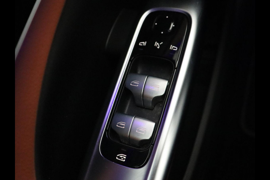 Mercedes-Benz C-Klasse 300e Luxury Line | SOH 92% | Leder | Trekhaak | Stoelverwarming | Sfeerverlichting | Carplay | Full LED | Navigatie | Camera | Park Assist | Dodehoek detectie | PHEV | Plug In