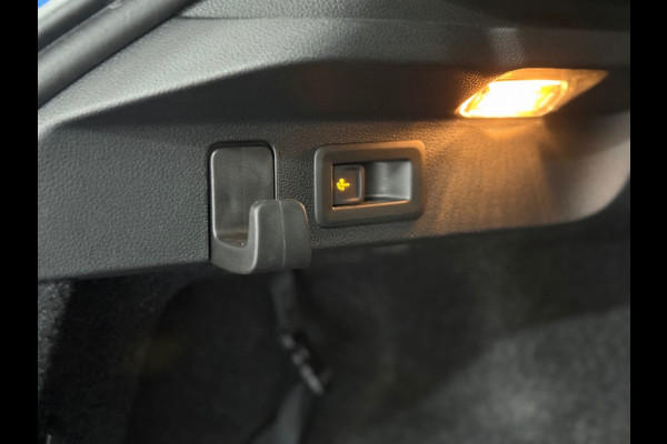 Škoda SCALA 1.5 TSI Monte Carlo | Panorama | Winterpakket | Cruise adaptief | Trekhaak elektr. | BOMVOL |