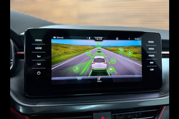 Škoda SCALA 1.5 TSI Monte Carlo | Panorama | Winterpakket | Cruise adaptief | Trekhaak elektr. | BOMVOL |