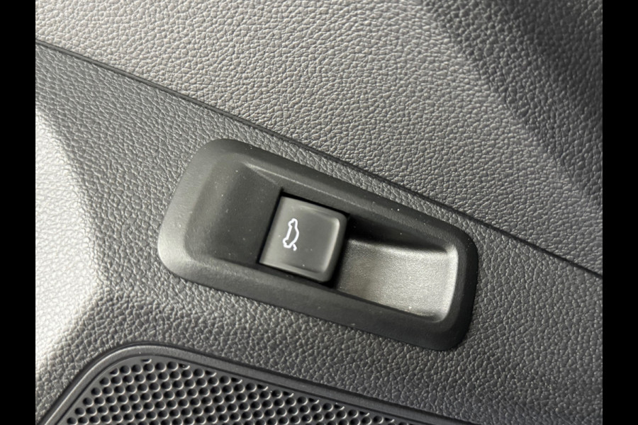 Škoda SCALA 1.5 TSI Monte Carlo | Panorama | Winterpakket | Cruise adaptief | Trekhaak elektr. | BOMVOL |