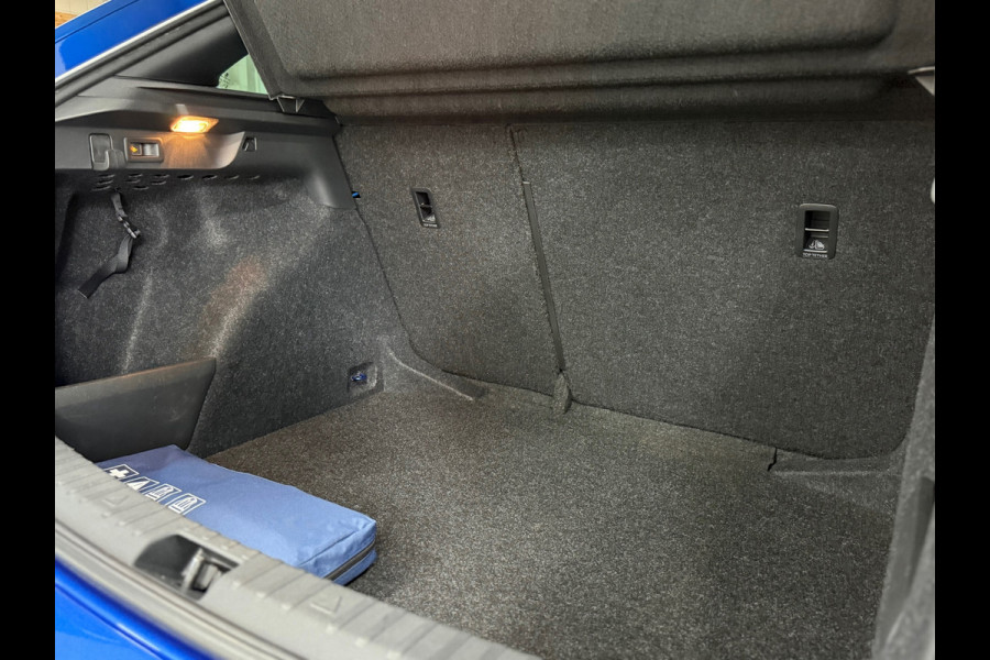 Škoda SCALA 1.5 TSI Monte Carlo | Panorama | Winterpakket | Cruise adaptief | Trekhaak elektr. | BOMVOL |