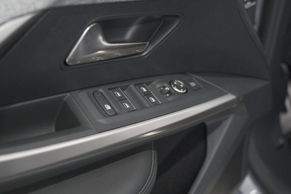 Peugeot 3008 1.2 Hybrid 136 GT | Panoramdak | 360 Camera | Stoelverwarming | Elektrische Kofferklep | Allseason Banden