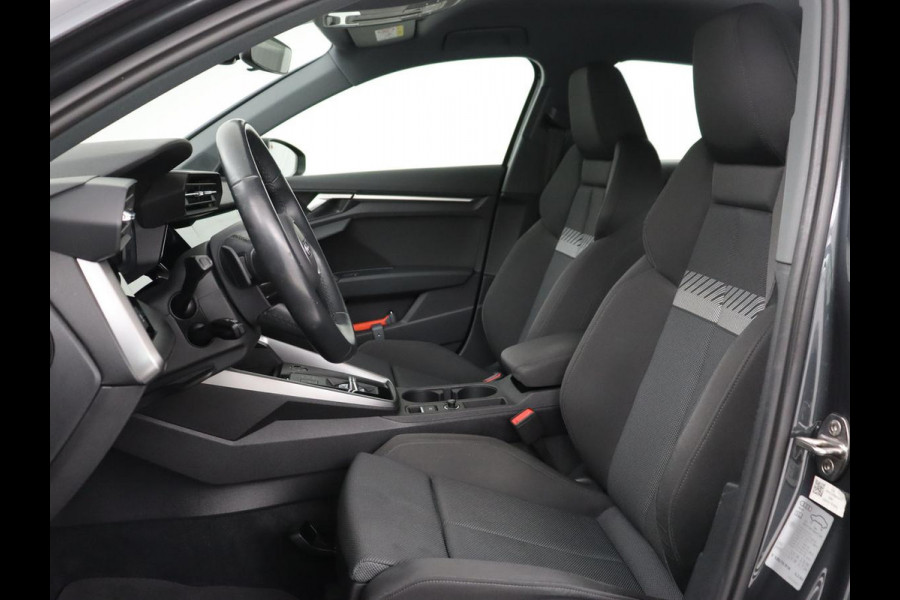 Audi A3 30 TFSI Business edition | Carplay | Sportstoelen | Virtual Cockpit | Full LED | Audi Sound | Climate control | Bluetooth | Cruise control | Parkeerhulp | Sportstuur