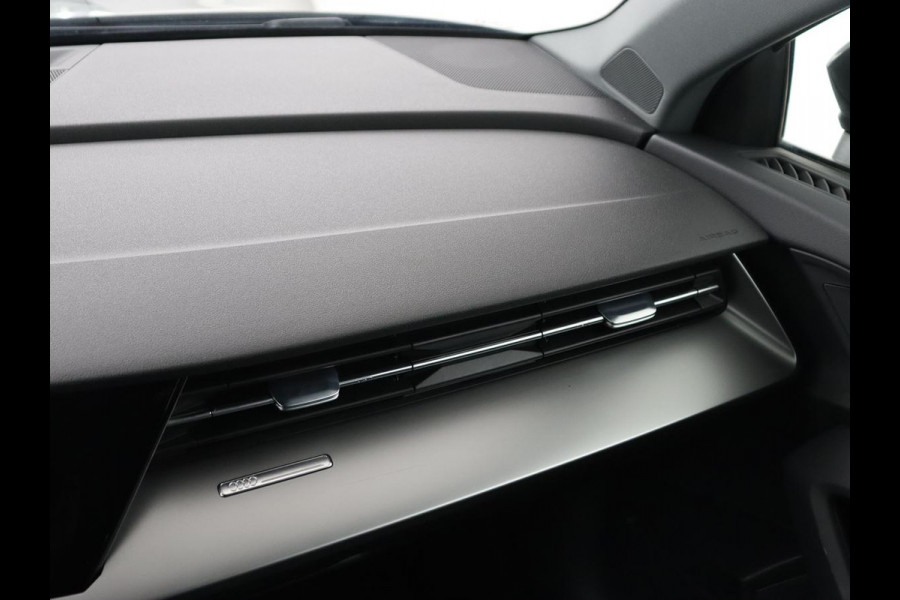 Audi A3 30 TFSI Business edition | Carplay | Sportstoelen | Virtual Cockpit | Full LED | Audi Sound | Climate control | Bluetooth | Cruise control | Parkeerhulp | Sportstuur