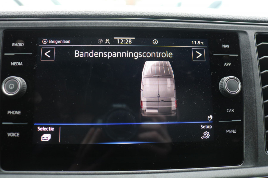 Volkswagen Crafter 2.0 TDI 177pk L3 H3 Automaat Airco Navigatie Camera Led Chauffeurstoel