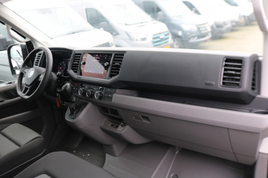Volkswagen Crafter 2.0 TDI 177pk L3 H3 Automaat Airco Navigatie Camera Led Chauffeurstoel