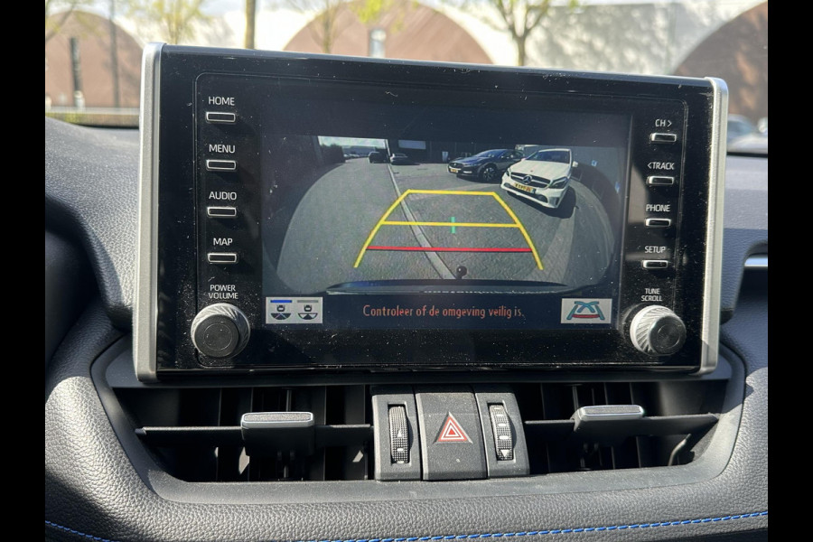 Toyota RAV4 2.5 Hybrid AWD Bi-Tone | STUUR + STOEL VERWARMING | KEYLESS | ACHTERUITRIJ CAMERA | ADAP. CRUISE | ELEK. STOELEN | TREKHAAK | 46K KM ! | 12 MND BOVAG GARANTIE |