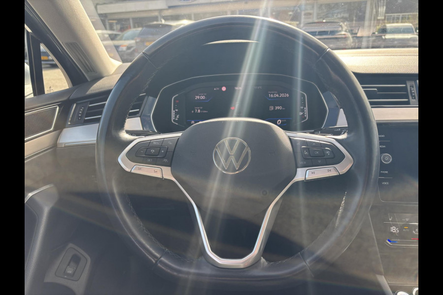 Volkswagen Passat 1.5 TSI R-Line Business + 150pk Adaptieve Cruise | Elektrische Achterklep | Stoelverwarming