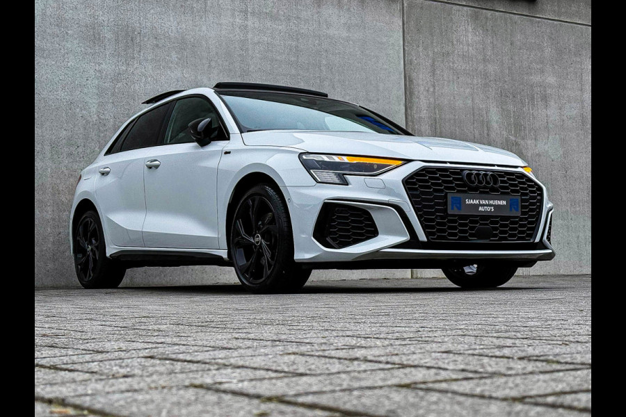 Audi A3 Sportback 40TFSI e 204pk S-Tronic Competition S Edition S-Line Pano|S-Kuipstoel|Ambiance|Matrix|Virtual|ACC|Camera|B&O|S3!