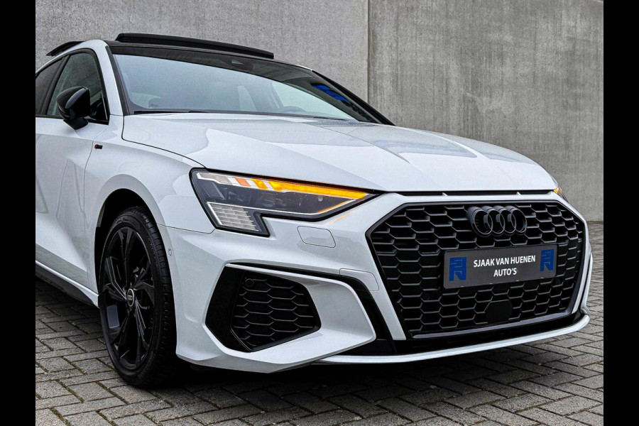Audi A3 Sportback 40TFSI e 204pk S-Tronic Competition S Edition S-Line Pano|S-Kuipstoel|Ambiance|Matrix|Virtual|ACC|Camera|B&O|S3!