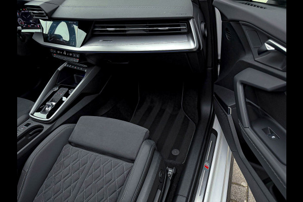Audi A3 Sportback 40TFSI e 204pk S-Tronic Competition S Edition S-Line Pano|S-Kuipstoel|Ambiance|Matrix|Virtual|ACC|Camera|B&O|S3!
