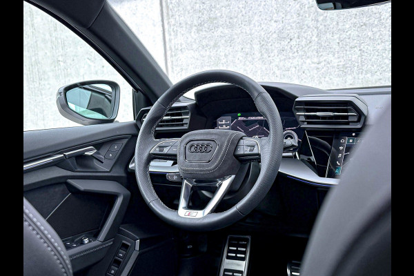 Audi A3 Sportback 40TFSI e 204pk S-Tronic Competition S Edition S-Line Pano|S-Kuipstoel|Ambiance|Matrix|Virtual|ACC|Camera|B&O|S3!