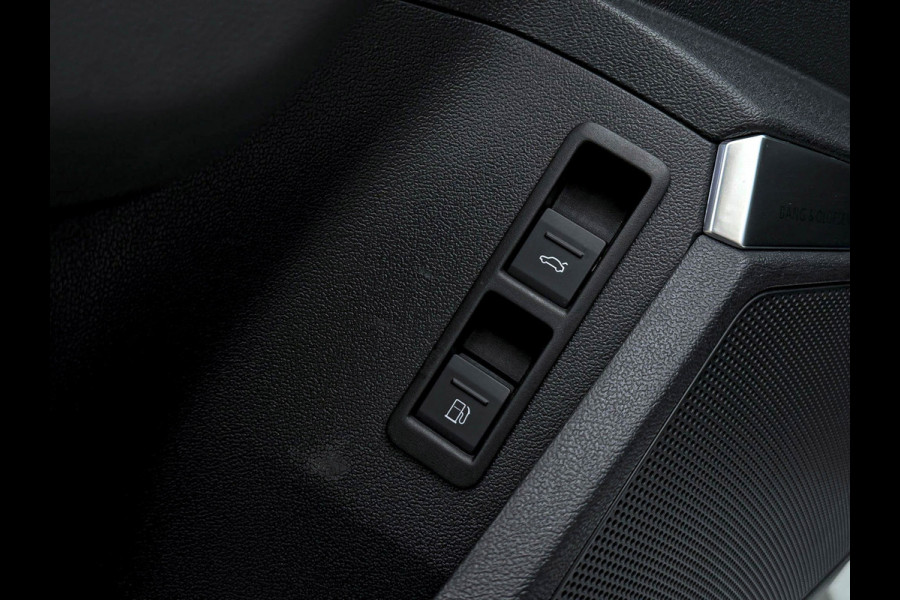 Audi A3 Sportback 40TFSI e 204pk S-Tronic Competition S Edition S-Line Pano|S-Kuipstoel|Ambiance|Matrix|Virtual|ACC|Camera|B&O|S3!