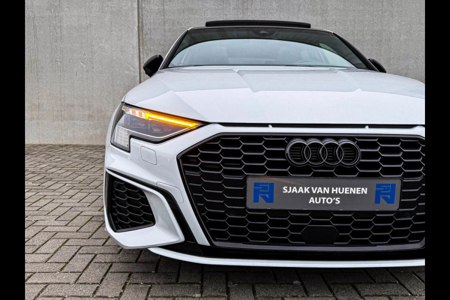 Audi A3 Sportback 40TFSI e 204pk S-Tronic Competition S Edition S-Line Pano|S-Kuipstoel|Ambiance|Matrix|Virtual|ACC|Camera|B&O|S3!
