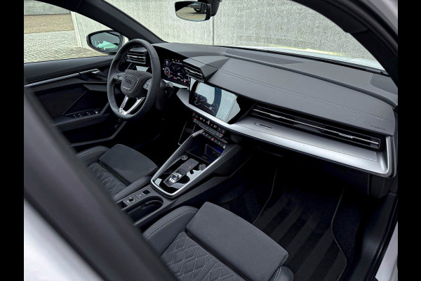 Audi A3 Sportback 40TFSI e 204pk S-Tronic Competition S Edition S-Line Pano|S-Kuipstoel|Ambiance|Matrix|Virtual|ACC|Camera|B&O|S3!