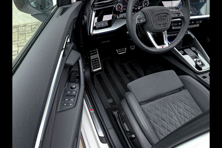 Audi A3 Sportback 40TFSI e 204pk S-Tronic Competition S Edition S-Line Pano|S-Kuipstoel|Ambiance|Matrix|Virtual|ACC|Camera|B&O|S3!