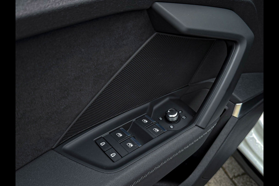 Audi A3 Sportback 40TFSI e 204pk S-Tronic Competition S Edition S-Line Pano|S-Kuipstoel|Ambiance|Matrix|Virtual|ACC|Camera|B&O|S3!