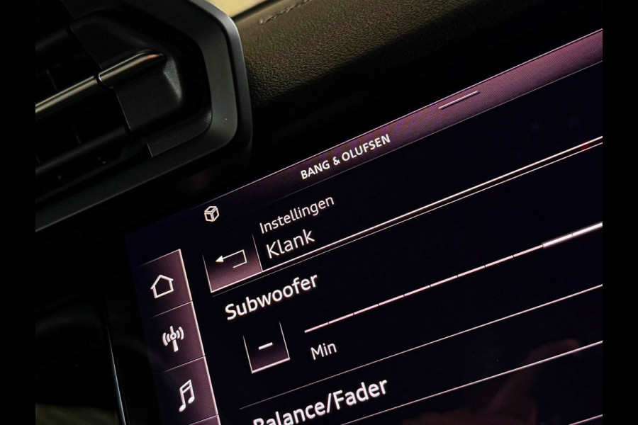 Audi A3 Sportback 40TFSI e 204pk S-Tronic Competition S Edition S-Line Pano|S-Kuipstoel|Ambiance|Matrix|Virtual|ACC|Camera|B&O|S3!