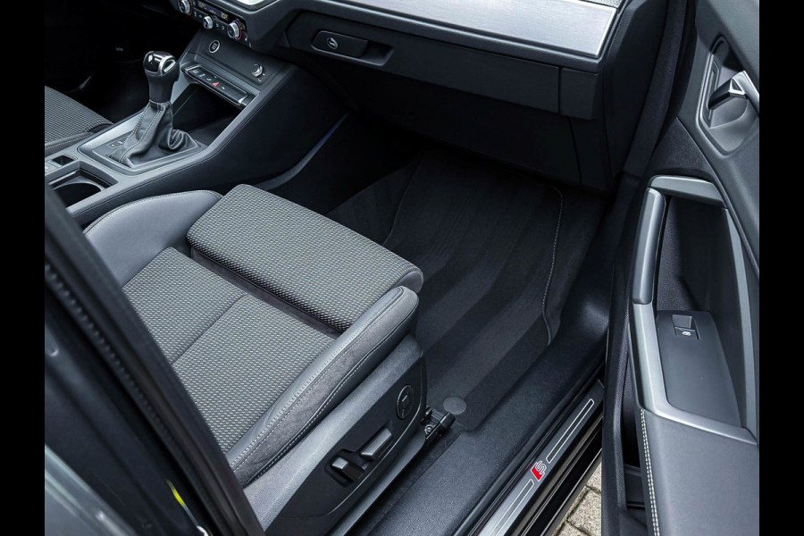 Audi Q3 Sportback 45TFSI e 245pk S-Tronic Competition S Edition S-Line 1éEig Pano|S+Memory|360°|Ambiance|Lane|Matrix|Trekhaak|RSQ3