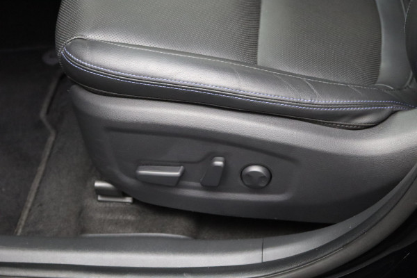 Hyundai Kona EV Premium 64 kWh 204 PK, Leder, 4 x Stoelverwarming, Head-Up, Camera