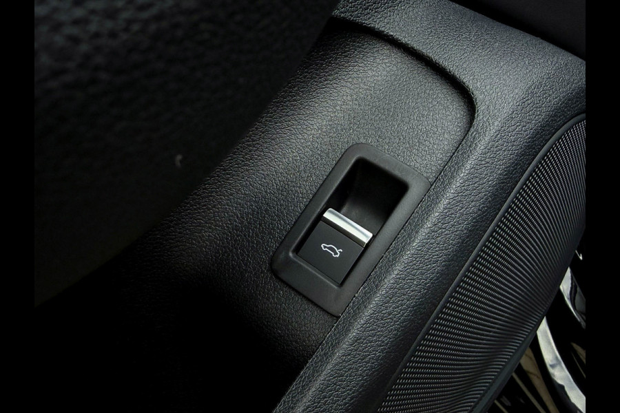 Audi A4 Avant 2.0TFSI 245pk S-Tronic Competition S Edition S-Line 1é Eig! Panoramadak|Virtual|Ambiance|LED Matrix|Leder|Carbon|RS4