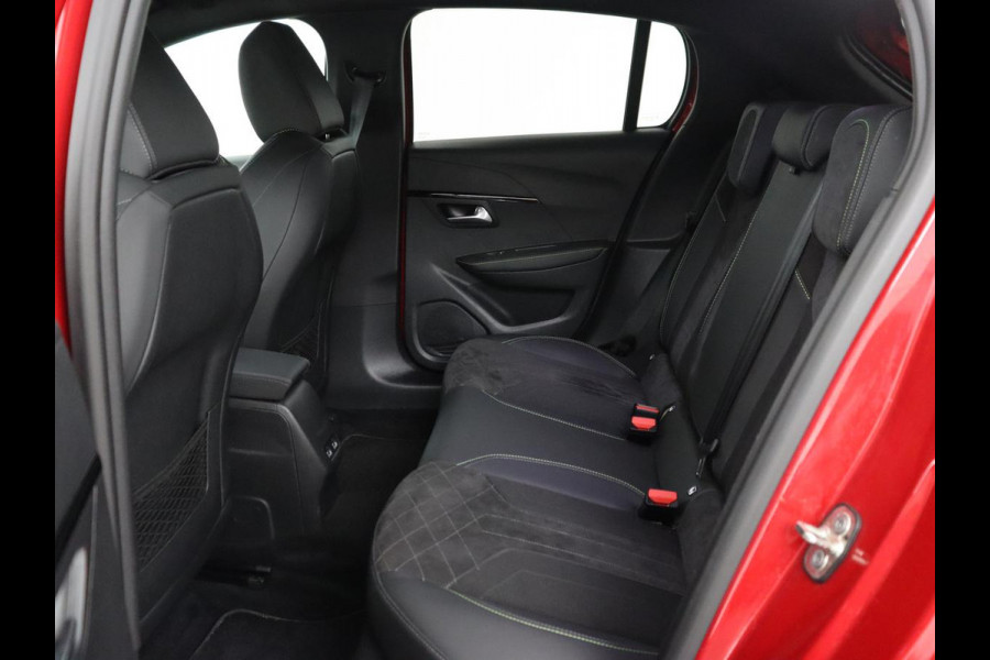 Peugeot e-208 EV GT Pack 50 kWh | SOH 92% | Stoelverwarming | Leder/Alcantara | Adaptive cruise | Carplay | Park Assist | Camera | Keyless | Full LED | Dodehoek detectie | Navigatie | Digital Cockpit